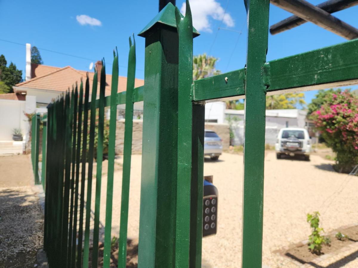 Die Dorpshuis Graaff Reinet Exterior photo