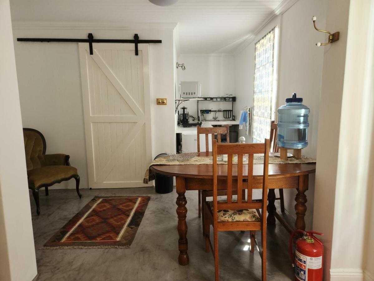 Die Dorpshuis Graaff Reinet Exterior photo